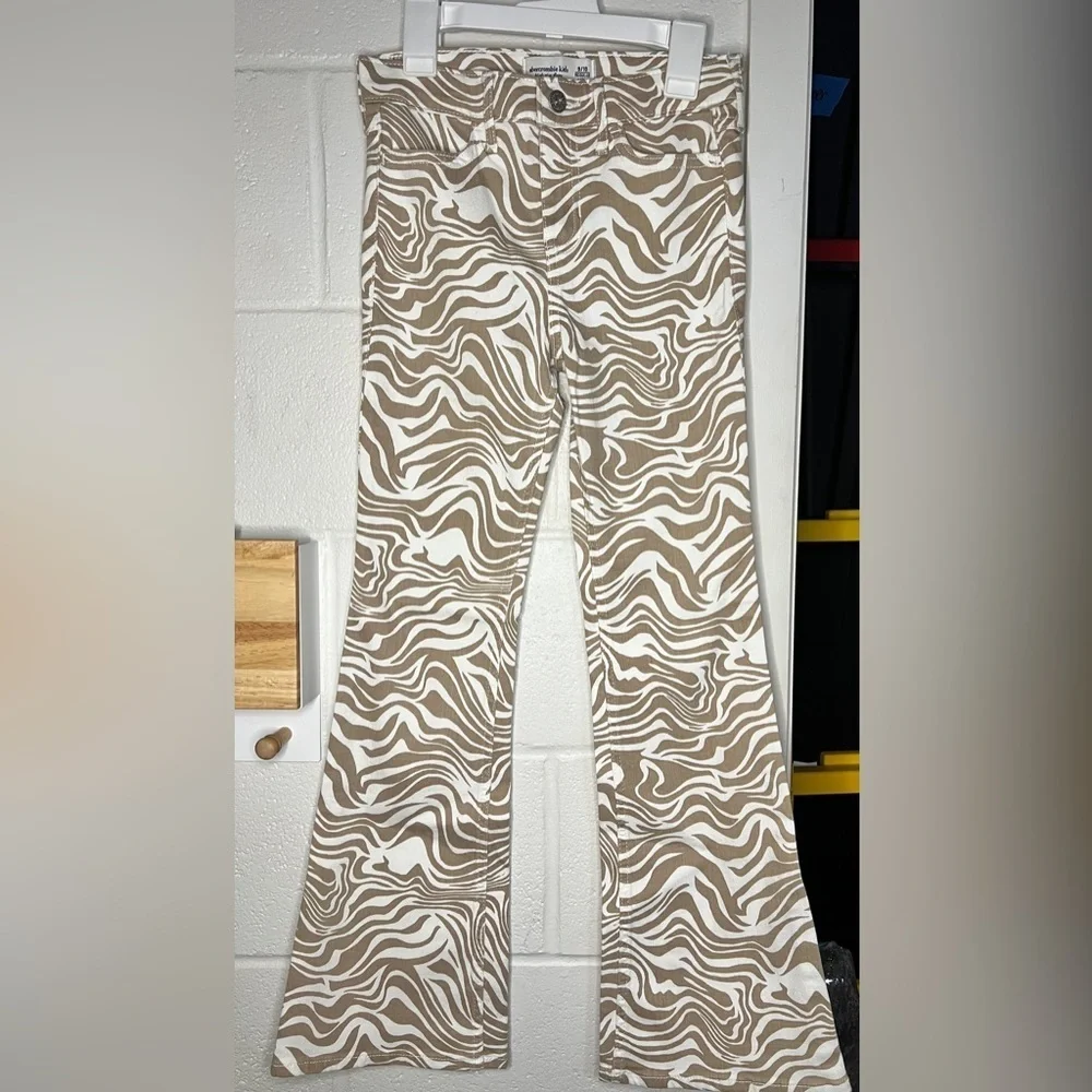 Abercrombie  kids high rise pants size 9-10.